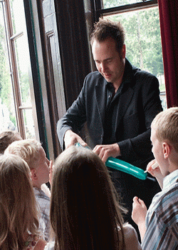 Scott Thatcher Professional Wedding Magician